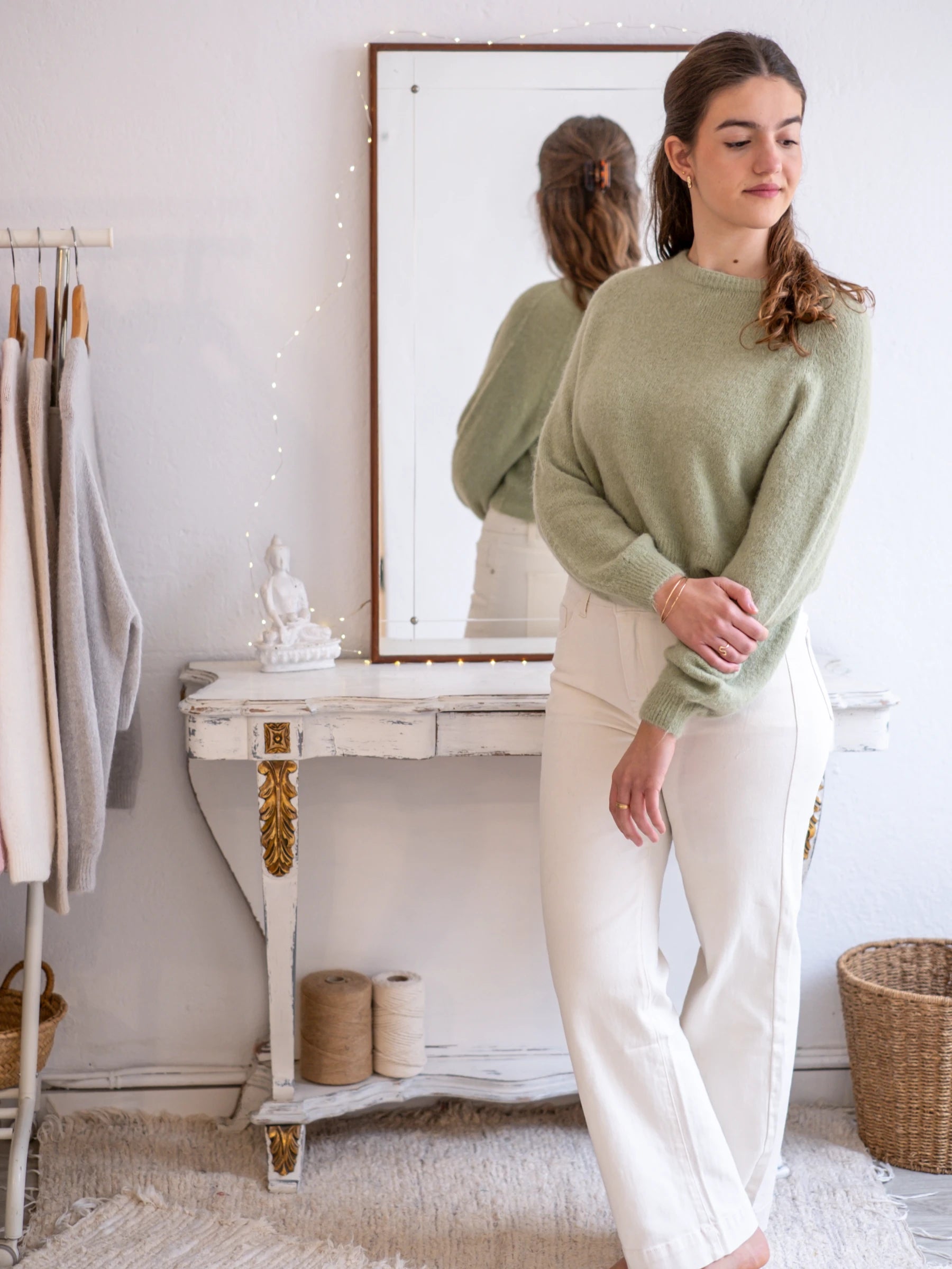 LONG SLEEVES CROP SHAPE JUMPER WITH ALPACA | ONE SIZE
