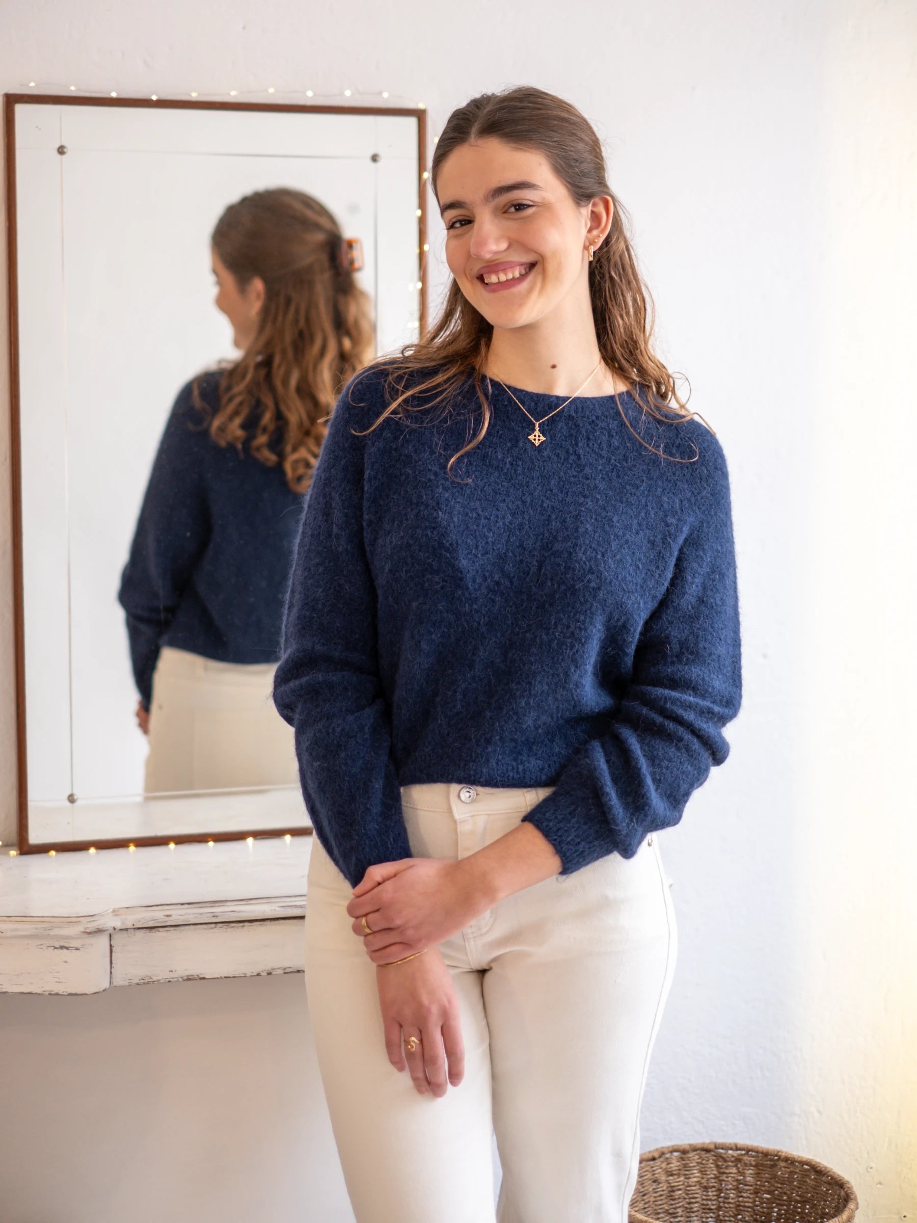 LONG SLEEVES CROP SHAPE JUMPER WITH ALPACA | ONE SIZE