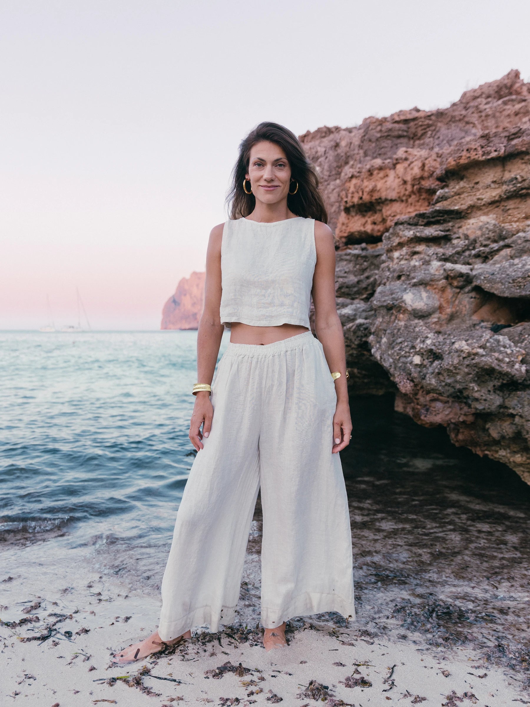 CLARA SLEEVELESS CROP TOP