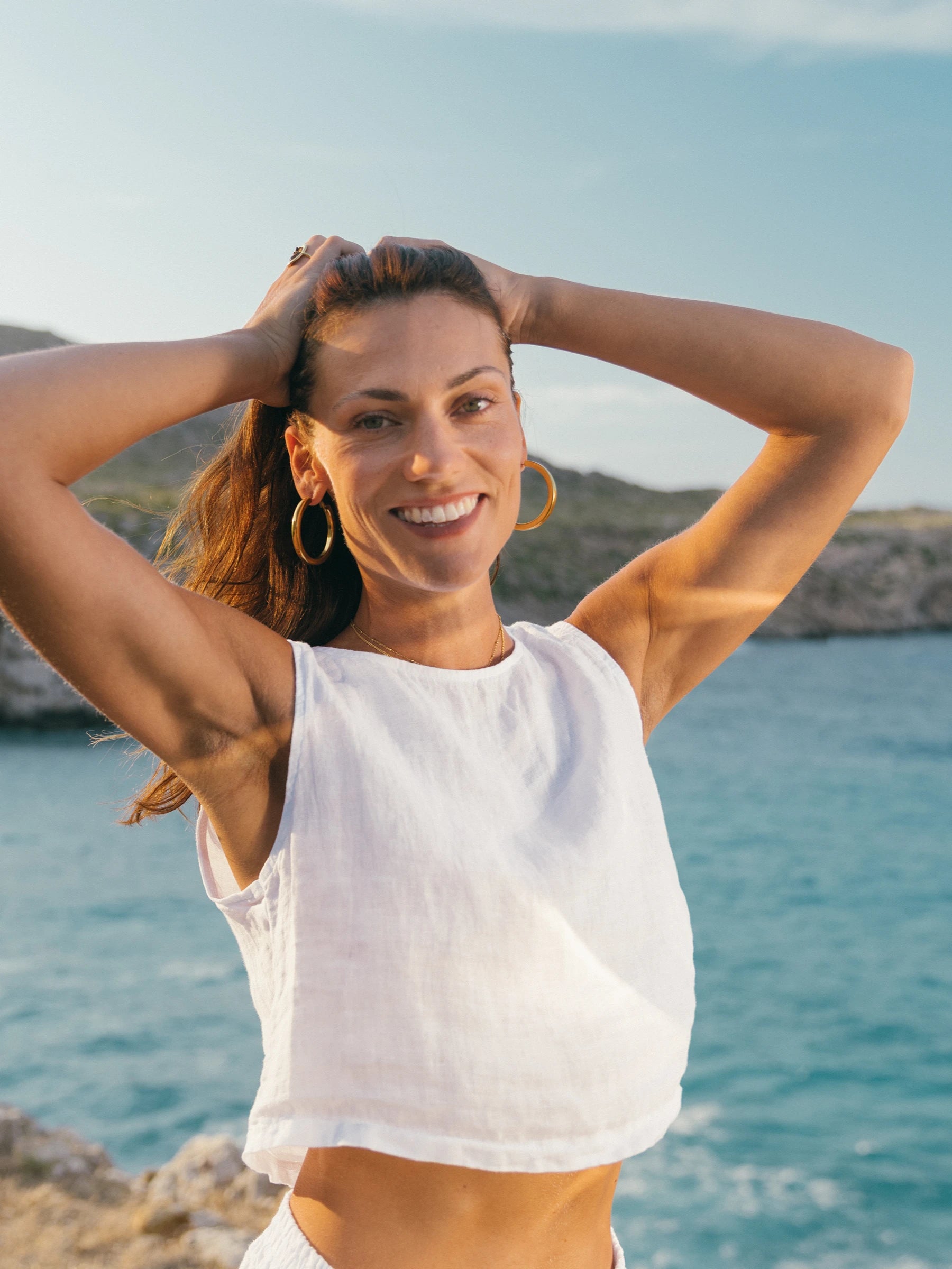 CLARA SLEEVELESS CROP TOP